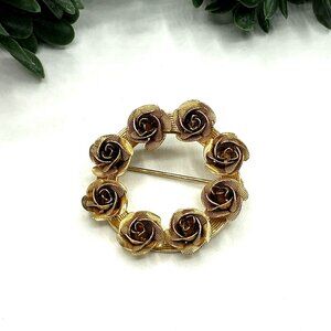 Gold Tone Rose Wreath Brooch Pin Vintage Style Floral Design Jewelry Accessory